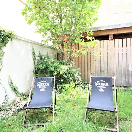 Privatunterkunft ➤private - Heart Of Downtown With Terrace *